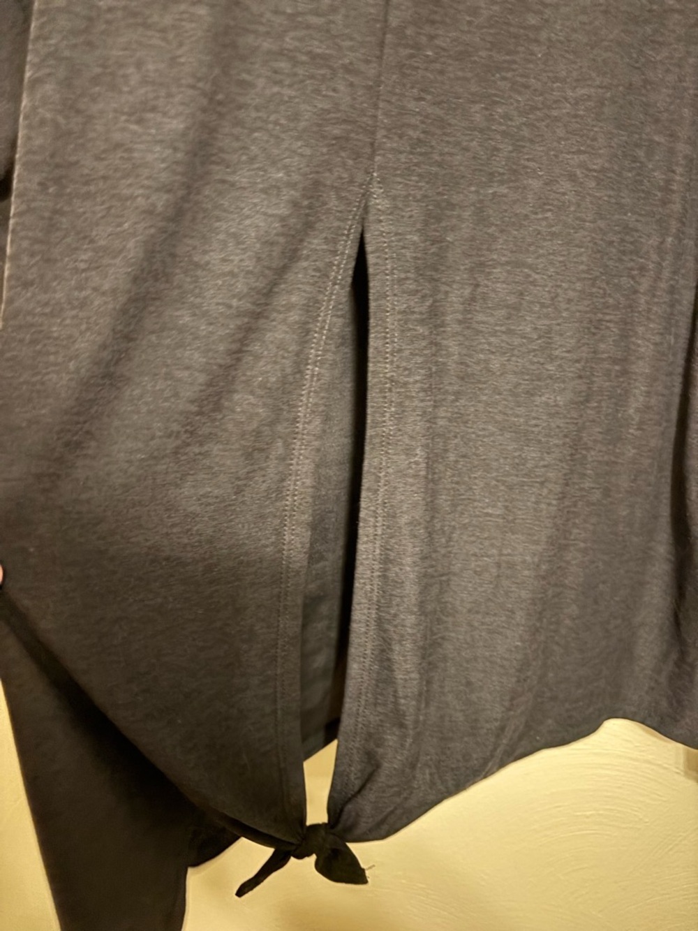 Beyond Yoga Black Long Sleeve Tie Back Top XL Made USA Athleisure - Picture 9 of 9